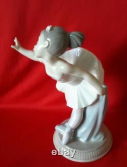 Nao Spain by Lladro Daisa Porcelain Figurine Girl Ballerina Dancer 17cm, 1991