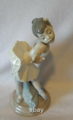 Nao Spain by Lladro Daisa Porcelain Figurine Girl Ballerina Dancer 17cm, 1991