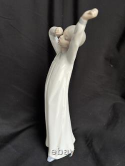 Nao by LLADRO 510 Yawning and Stretching Girl Porcelain Figure Boy Sleepy Spain