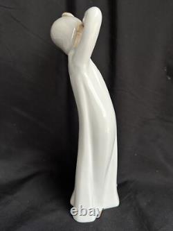 Nao by LLADRO 510 Yawning and Stretching Girl Porcelain Figure Boy Sleepy Spain