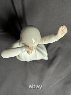 Nao by LLADRO 510 Yawning and Stretching Girl Porcelain Figure Boy Sleepy Spain
