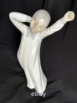 Nao by LLADRO 510 Yawning and Stretching Girl Porcelain Figure Boy Sleepy Spain