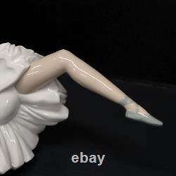 Nao by LLadro Ballet Exercise II Poised Ballerina Large Porcelain Figure with Box