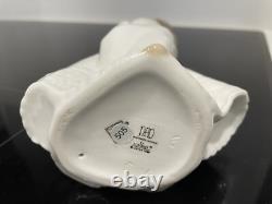 Nao by Lladro 1109 So Shy figure in original box