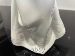 Nao by Lladro 1109 So Shy figure in original box