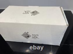 Nao by Lladro 1109 So Shy figure in original box