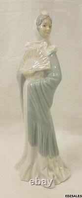 Nao by Lladro 12 Lady withFan Shawl Figurine
