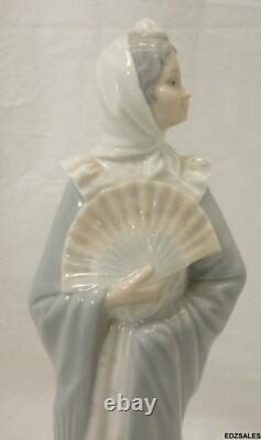 Nao by Lladro 12 Lady withFan Shawl Figurine