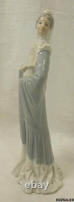 Nao by Lladro 12 Lady withFan Shawl Figurine