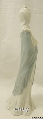 Nao by Lladro 12 Lady withFan Shawl Figurine