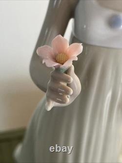 Nao by Lladro 1991'Gentle Breeze' Girl Flower Glossy Porcelain Figurine 10.5
