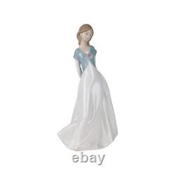 Nao by Lladro Collectible Porcelain Figurine TRULY IN LOVE 10 tall beau