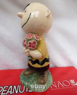 Nao by Lladro Daisa Porcelain Figure Charlie Brown Snoopy Peanuts 0532 Boxed 8
