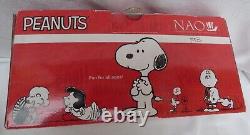 Nao by Lladro Daisa Porcelain Figure Charlie Brown Snoopy Peanuts 0532 Boxed 8