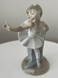 Nao by Lladro Daisa Porcelain Figurine Girl Ballerina Dancer H Approx 17cm