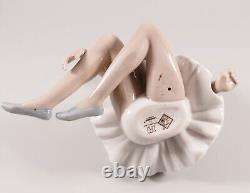 Nao by Lladro Daisa Spain porcelain figure sitting ballerina in tutu height 15.5 cm