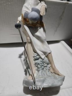 Nao by Lladro Don Quixote With Sword 11.5