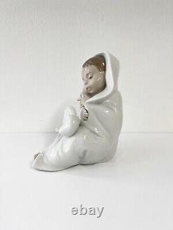 Nao by Lladro Figure Baby Wrapped in a Blanket'All Bundled Up' 1340