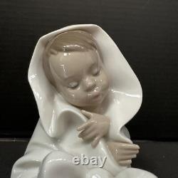 Nao by Lladro Figure Baby Wrapped in a Blanket All Bundled Up' 1340