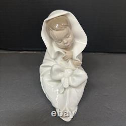 Nao by Lladro Figure Baby Wrapped in a Blanket All Bundled Up' 1340