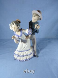 Nao by Lladro Figure Cantares (Songs) Flamenco Dancers Spain 00300 By Jose Roig
