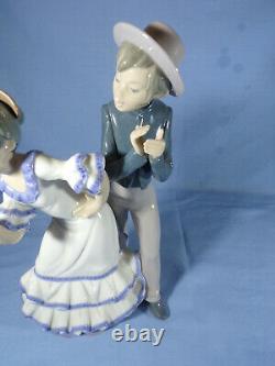 Nao by Lladro Figure Cantares (Songs) Flamenco Dancers Spain 00300 By Jose Roig