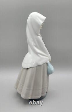 Nao by Lladro Figure Girl with White Shawl and Blue Bag 1982 Approx 9in