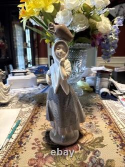 Nao by Lladro Figurine