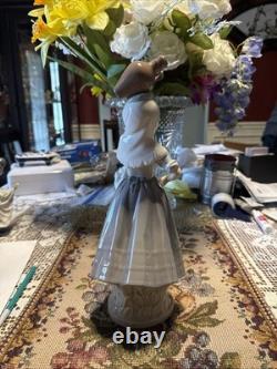 Nao by Lladro Figurine