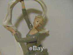 Nao by Lladro Figurine Ballerina DANCER WITH VEIL Rare and beautiful