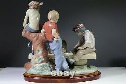 Nao by Lladro Figurine Boys Playing Cards 0679