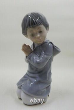 Nao by Lladro Girl Praying Porcelain Figure 1985