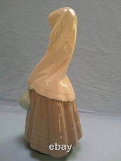 Nao by Lladro Girl on Her Travels Figurine, Retired, Rare