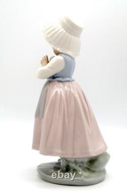 Nao by Lladro Girl with Bouquet Nina Con Ramo 348 IOB Excellent Condition