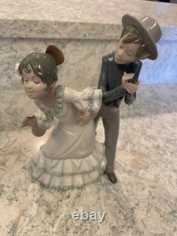 Nao by Lladró Gypsy Group Flamenco Dancing Couple Porcelain Figurine 10-1/2