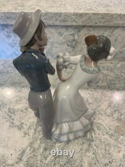 Nao by Lladró Gypsy Group Flamenco Dancing Couple Porcelain Figurine 10-1/2