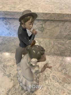 Nao by Lladró Gypsy Group Flamenco Dancing Couple Porcelain Figurine 10-1/2