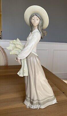 Nao by Lladro Harvest Time Country Women Wheat 15 1992 Great