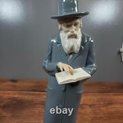 Nao by Lladro Jewish Man Reading Figurine Grey Good Judaica Spain 0345