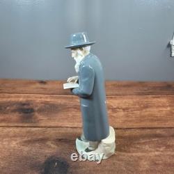 Nao by Lladro Jewish Man Reading Figurine Grey Good Judaica Spain 0345
