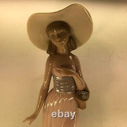 Nao by Lladro Lady in a Hat with Basket Porcelain 12.5 Figure Excellent Con