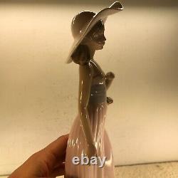 Nao by Lladro Lady in a Hat with Basket Porcelain 12.5 Figure Excellent Con