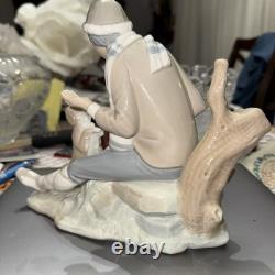 Nao by Lladro Lesson for the Dog #140 Boy with Pup José Luis Santes Martinez VTG