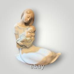 Nao by Lladro Light Of My Days Figurine 1446 Spain Glossy Porcelain Vintage