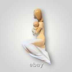 Nao by Lladro Light Of My Days Figurine 1446 Spain Glossy Porcelain Vintage
