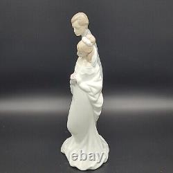 Nao by Lladró Love Always 1437 Bride Groom 8.75 Figurine Wedding