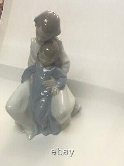 Nao by Lladro Mother & Daughter figurine