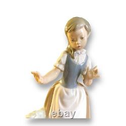 Nao by Lladro Peasant Girl Wall Water Fountain Broken Water Jug Porcelain Spain