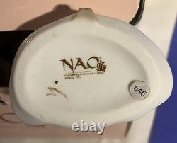 Nao by Lladro Please, Please 1224 In mint condition with original box