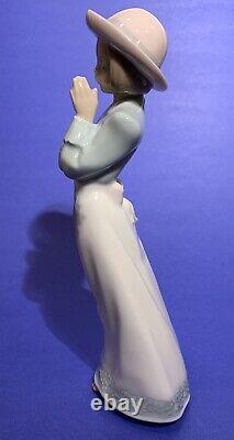 Nao by Lladro Please, Please 1224 In mint condition with original box